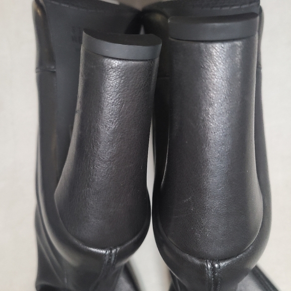 NEW Stuart Weitzman Highland Boots - Picture 6 of 10